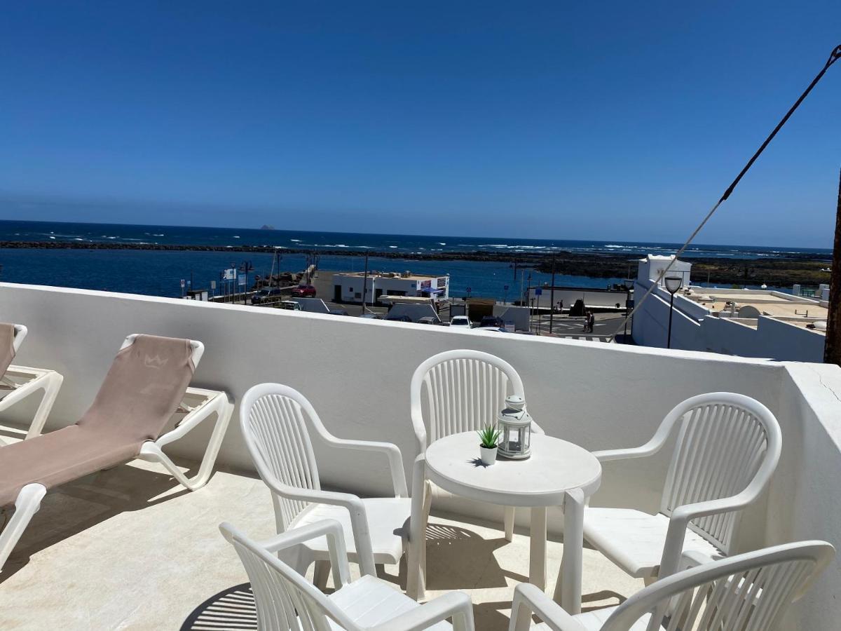 Mirador Del Muelle House Vandrarhem Orzola Exteriör bild